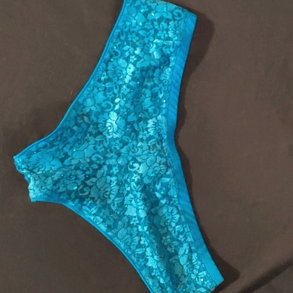 Intimates - Picture 2 of 4